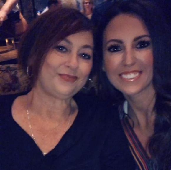 Meet your Posher, Tonya - Picture 1 of 2